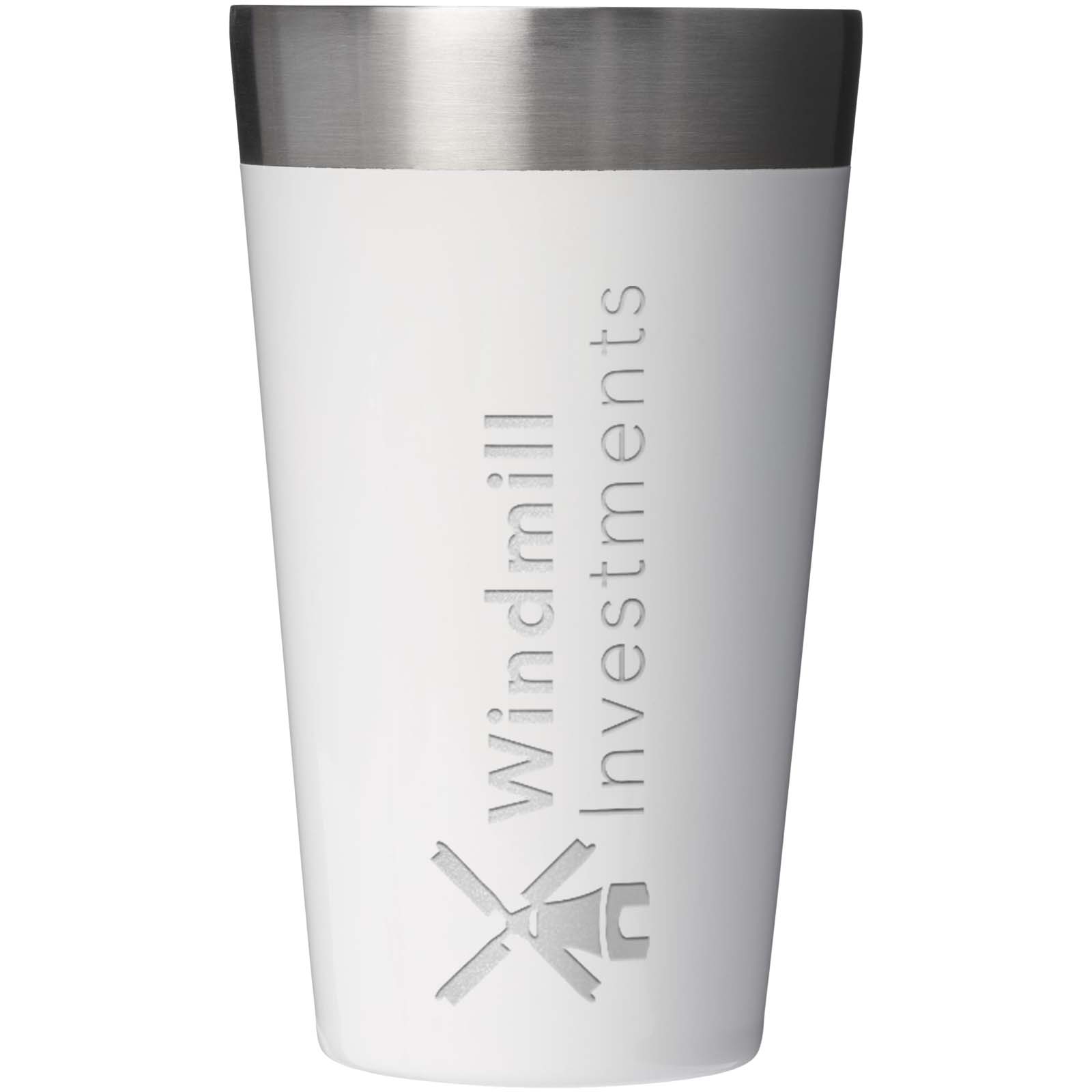 Taza apilable de 470 ml de acero inoxidable aislada Stanley