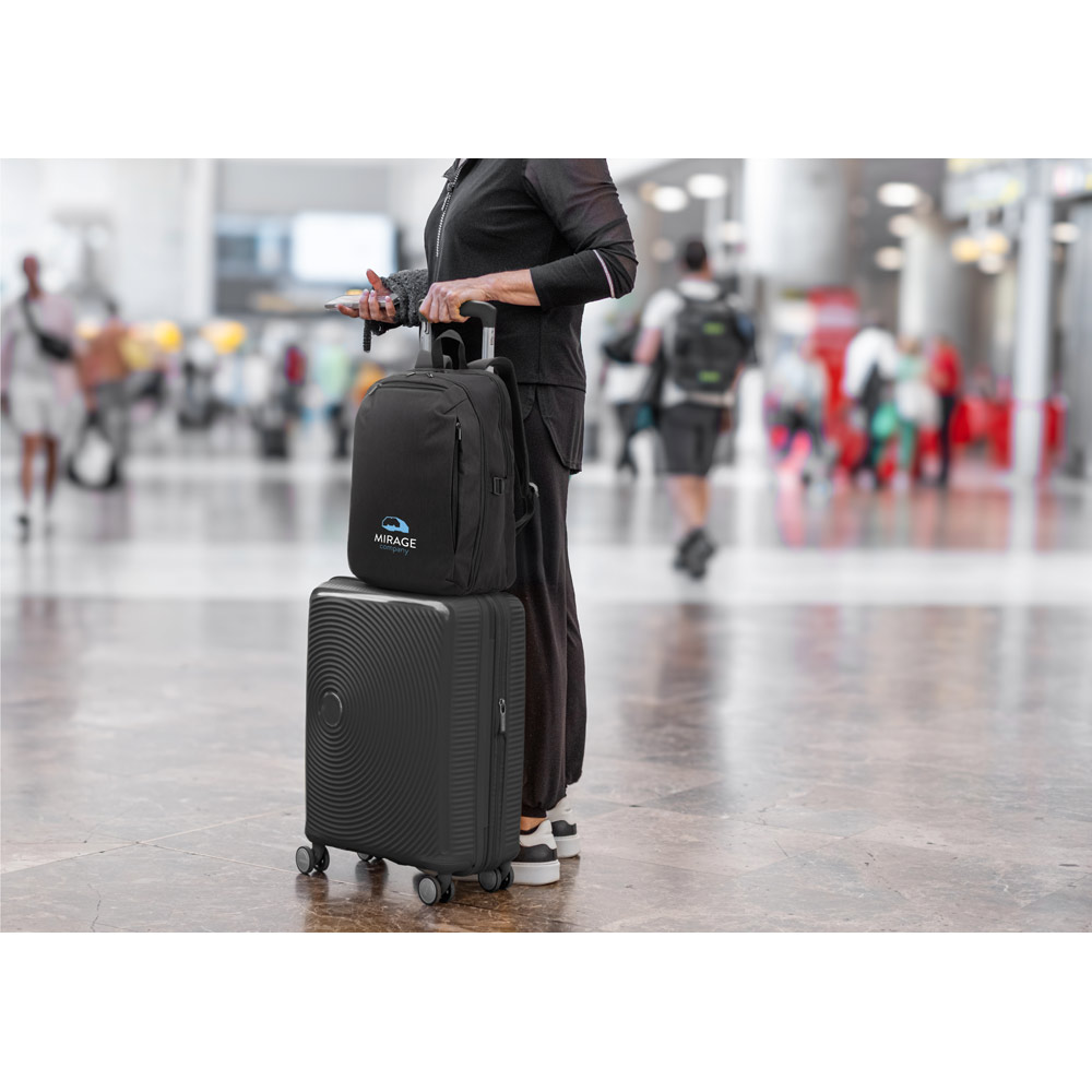 UDINE. Mochila de viaje con un compartimento completamente abrible de poliéster reciclado 300D de alta calidad, 16 pulgadas